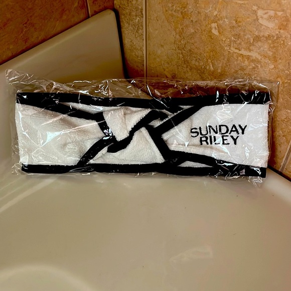 Sunday Riley headband - Picture 2 of 2